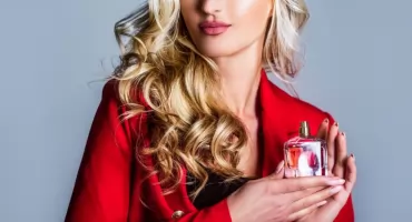 Zapach na wesele – jak dobrać perfumy do okazji, pory roku i stylizacji?