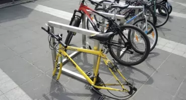 Radna: Potrzebne są parkingi dla rowerów w centrum Katowic. Naczelnik: Mam drogi rower i parkuję przed urzędem. Poza tym jest monitoring