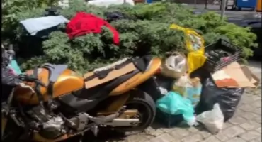 Na ulicy w centrum Katowic koczował Hindus. Straż Graniczna chciała go umieścić w zamkniętym ośrodku, ale nie zgodził się na to sąd