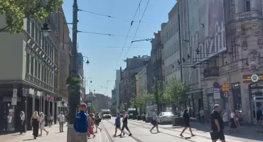 Po pożarze w Chorzowie wzrosło stężenie pyłów. Katowice zalecają, by nie otwierać okien