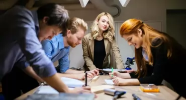Najlepsze kierunki studiów – co studiować, by mieć wiele perspektyw na przyszłość?