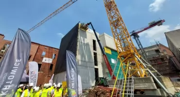 Centrum Himalaizmu wyższe już nie będzie. Budowa osiągnęła półmetek