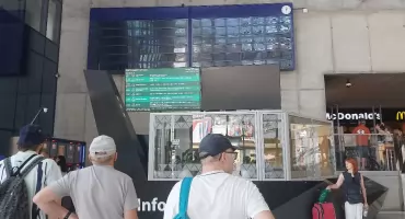 Nowe tablice na katowickim dworcu już szwankują. PKP zapowiadają naprawę starych