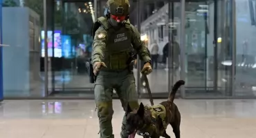 Kolejna pasażerka na lotnisku w Pyrzowicach zażartowała, że w bagażu ma bombę. Na wakacje nie poleciała