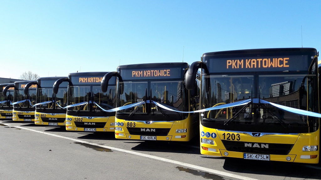 Na ulice Katowic wyjechały nowe autobusy. PKM zainwestował ...
