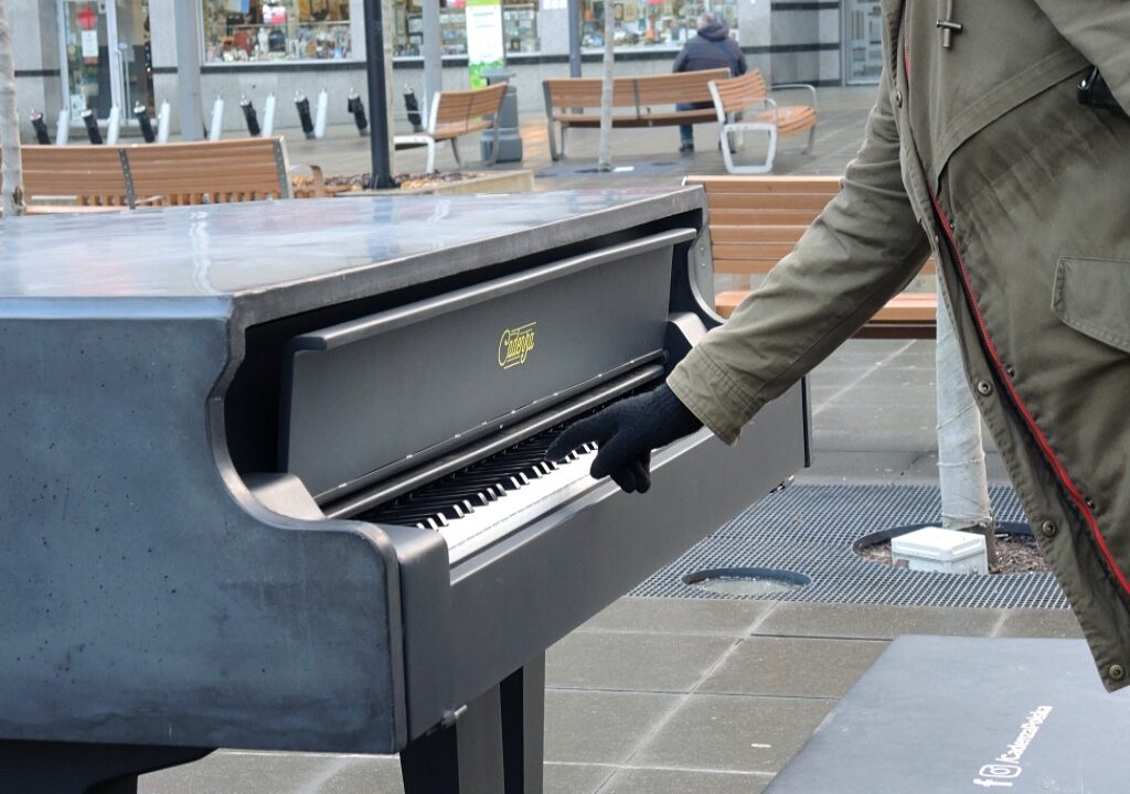 Katowice kupiły całoroczne fortepiany. Dwa już stoją w centrum miasta