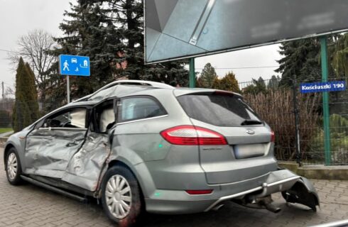 Zderzenie tramwaju z samochodem w Brynowie. Motorniczy nie powinien wjeżdżać na skrzyżowanie