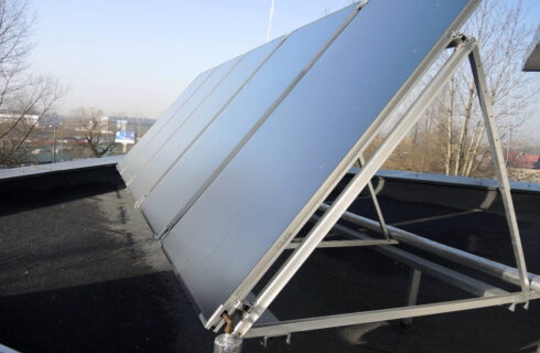 W Szopienicach jest pierwszy komunalny budynek mieszkalny, w którym ciepłą wodę zapewniają panele słoneczne