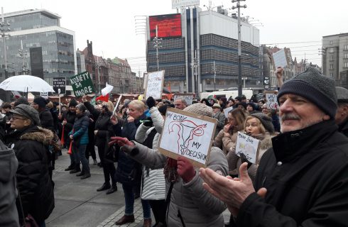 W poniedziałek w Katowicach protest przeciwko zaostrzeniu ustawy antyaborcyjnej