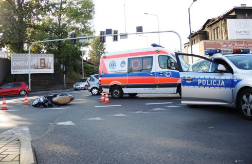 Wypadek na skrzyżowaniu Mikołowskiej i Słowackiego. Korki w centrum Katowic
