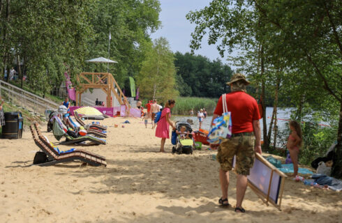 Przy stawie Morawa powstała druga plaża z zapleczem i parkingami