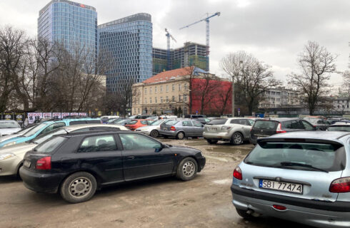 6 kroków, które muszą zrobić władze Katowic, żeby opanować chaos parkingowy i zmniejszyć ruch samochodów w centrum miasta
