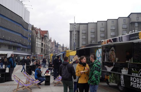 Food trucki zaparkowały na Rynku