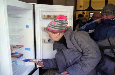 Potrzebujący mają swoją lodówkę. W Katowicach powstała pierwsza w mieście jadłodzielnia