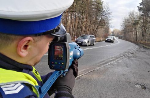W piątek w całym województwie wielka akcja “Prędkość”. Policjanci użyją nowych mierników prędkości