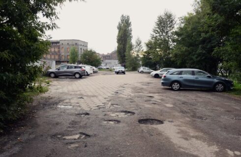 Dzień dobry Katowice. Miasto chce zrobić porządek z dzikim parkingiem przy Rawie