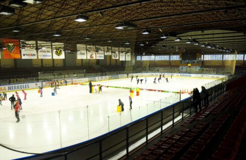 Przed Mistrzostwami Świata kobiet “trzeciej ligi” na lodowisku Jantor ma zostać wymienione oświetlenie