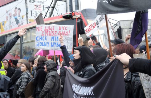 Jutro kolejny czarny marsz w Katowicach