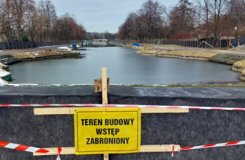 Rozpoczęło się spuszczanie wody z kanału regatowego w Parku Śląskim