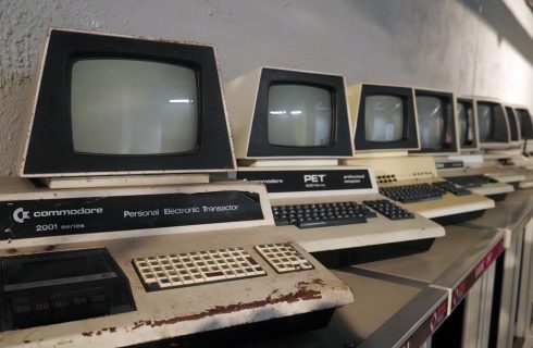 Tutaj każdy może pograć na eksponatach. Muzeum Historii Komputerów i Informatyki w Katowicach ma już 5 lat