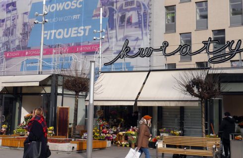 We wtorek w Katowicach zaświecą dwa nowe neony