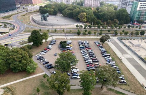 Chcemy więcej samochodów w centrum miasta i żeby parkowały dłużej. To już oficjalna polityka Katowic