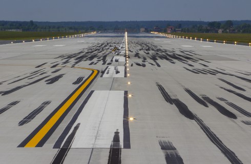 Nowe kierunki i kolejne inwestycje. Lotnisko w Pyrzowicach chce znów pobić rekord odprawionych pasażerów