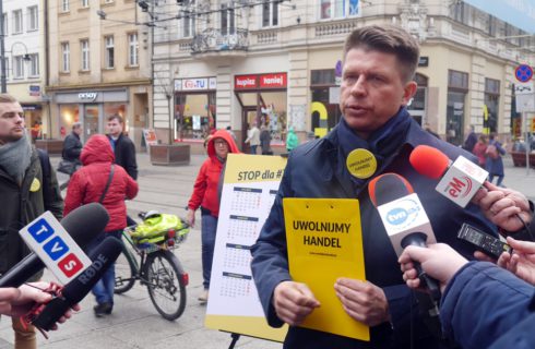 Ryszard Petru zbiera w Katowicach podpisy w sprawie przywrócenia handlowych niedziel