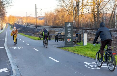 Pierwszą velostradą w Katowicach rowerzyści jeżdżą od dawna. Teraz została oficjalnie otwarta