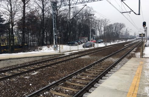 Mieszkańcy Podlesia chcą bezpiecznego przejścia przez tory