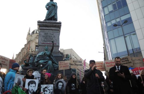 Na rynku stanął pomnik Adama Mickiewicza