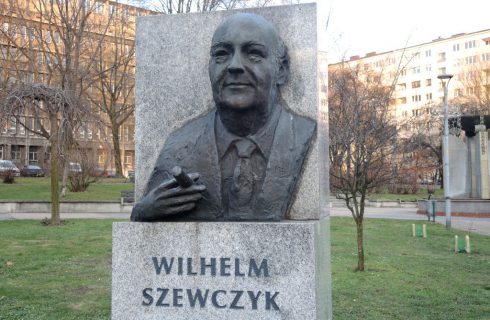 Popiersie Wilhelma Szewczyka na pl. Grunwaldzkim nie zostanie usunięte