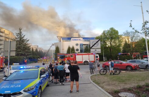 Pożar w Katowicach. Nad miastem unoszą się kłęby czarnego dymu