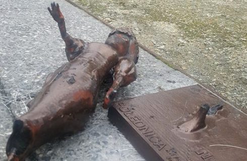 Figurki z bajek na ulicach Katowic zostały skradzione i zniszczone