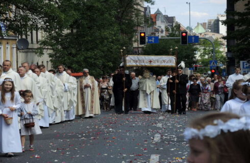W czwartek ulicami Katowic przejdzie procesja Bożego Ciała