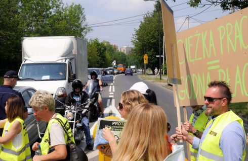 Blokowali drogę, bo chcą godnie zarabiać. Protest Inspekcji Weterynarii w Katowicach