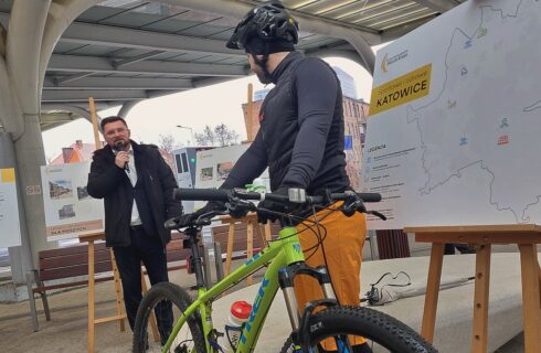 Marcin Krupa obiecuje 57 km nowych dróg rowerowych, ma plan na velostradę do Sosnowca i chce zadaszyć A4