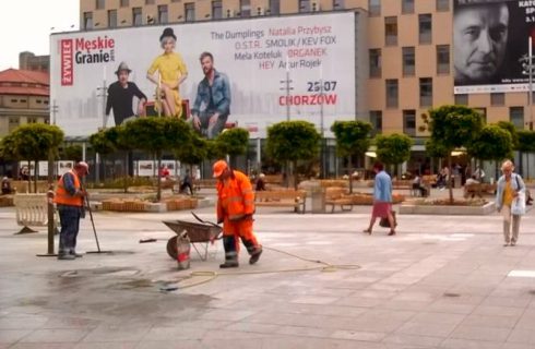 Granitowe płyty na Rynku do wymiany