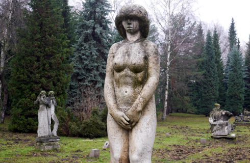 Zapomniane rzeźby w Parku Śląskim mają szansę na ratunek