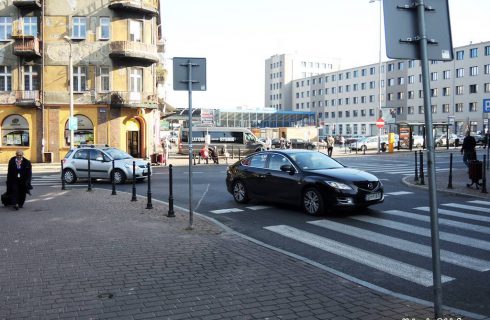 Policjant przejechał kobietę na pasach. Dziś eksperyment procesowy w tej sprawie