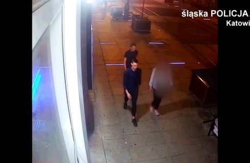 Dwaj mężczyźni zaatakowali i okradli 17-latka w centrum Katowic [WIDEO]