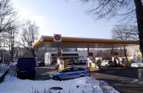 Niecodzienny wypadek na stacji benzynowej w centrum Katowic
