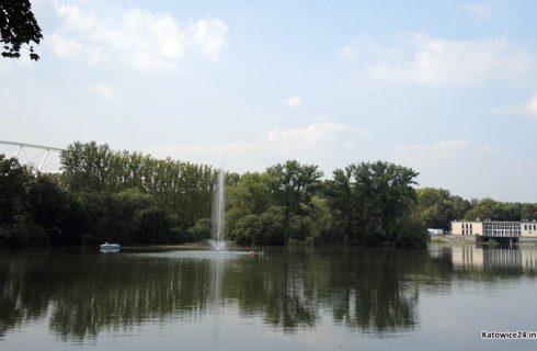 Woda z dachu Stadionu Śląskiego zalała restaurację w Parku Śląskim