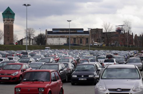 Trwają przymiarki do płatnych parkingów w strefie kultury. Na razie będą ulotki