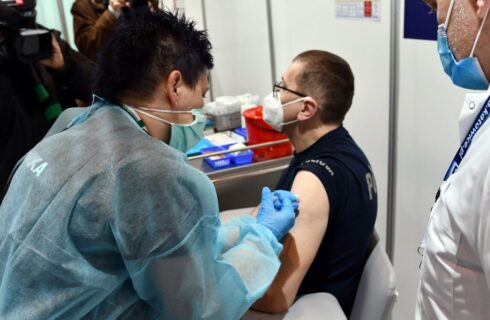 Kilkanaście milionów Polaków dostanie dziś smsa przypominającego o szczepieniach