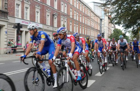 Wielka pomyłka podczas drugiego etapu Tour de Pologne z Tarnowskich Gór do Katowic
