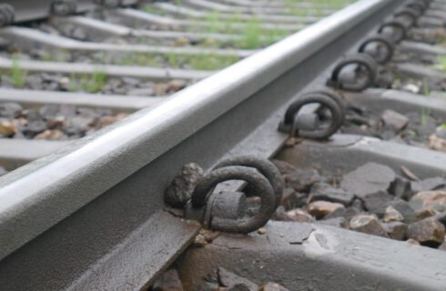 Mężczyzna zginął na torach na linii kolejowej Katowice-Gliwice. Są opóźnienia pociągów