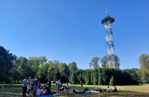 Cztery firmy chętne do renowacji wieży spadochronowej, ale tylko jedna mieści się w zakładanym budżecie