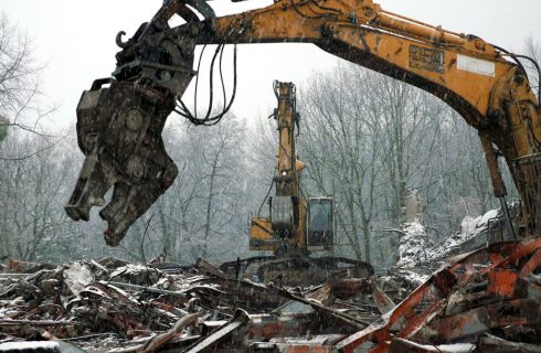 Unikatowa architektura znika. Trwa wyburzanie Ośrodka Postępu Technicznego