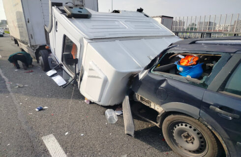 Zderzenie kilku samochodów na autostradzie A4.. Sprawcą pijany kierowca ciężarówki
